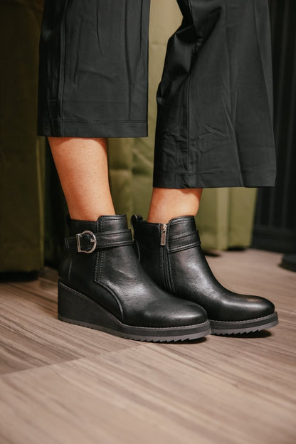Corky's Black Intuition Boots - Macoma Boutique303 Mules & Boots
