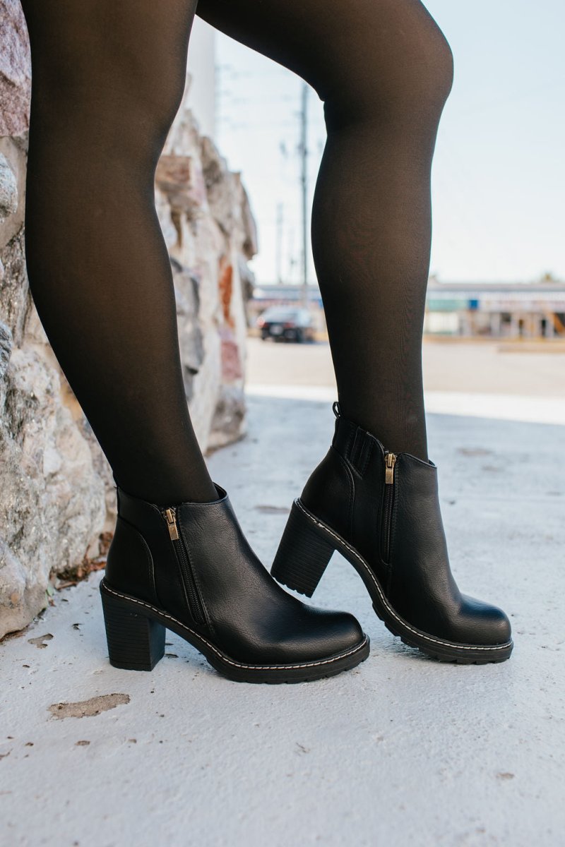 Corky's Black Rocky Top Boots - Macoma Boutique303 Mules & Boots