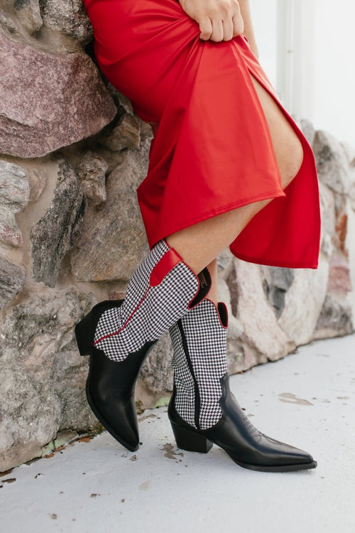 Corkys Black White Houndstooth Somebodys Problem Boots - Macoma Boutique303 Mules & Boots