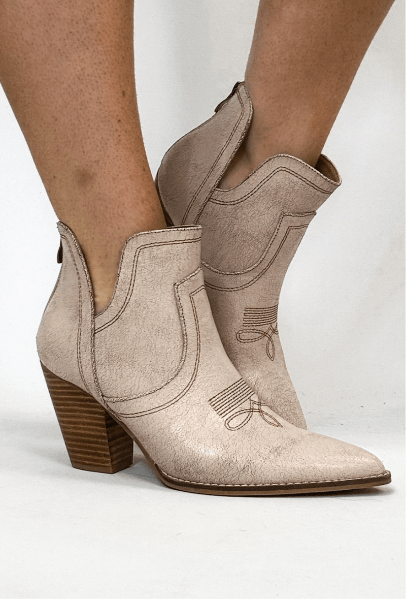 Corky's Cream Crackle Smoke Show Boots