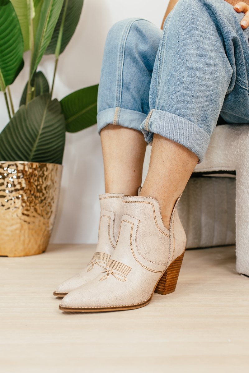 Corky's Cream Crackle Smoke Show Boots