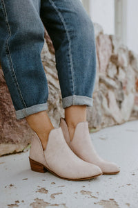 Corky's Cream Crackle Vanish Boots