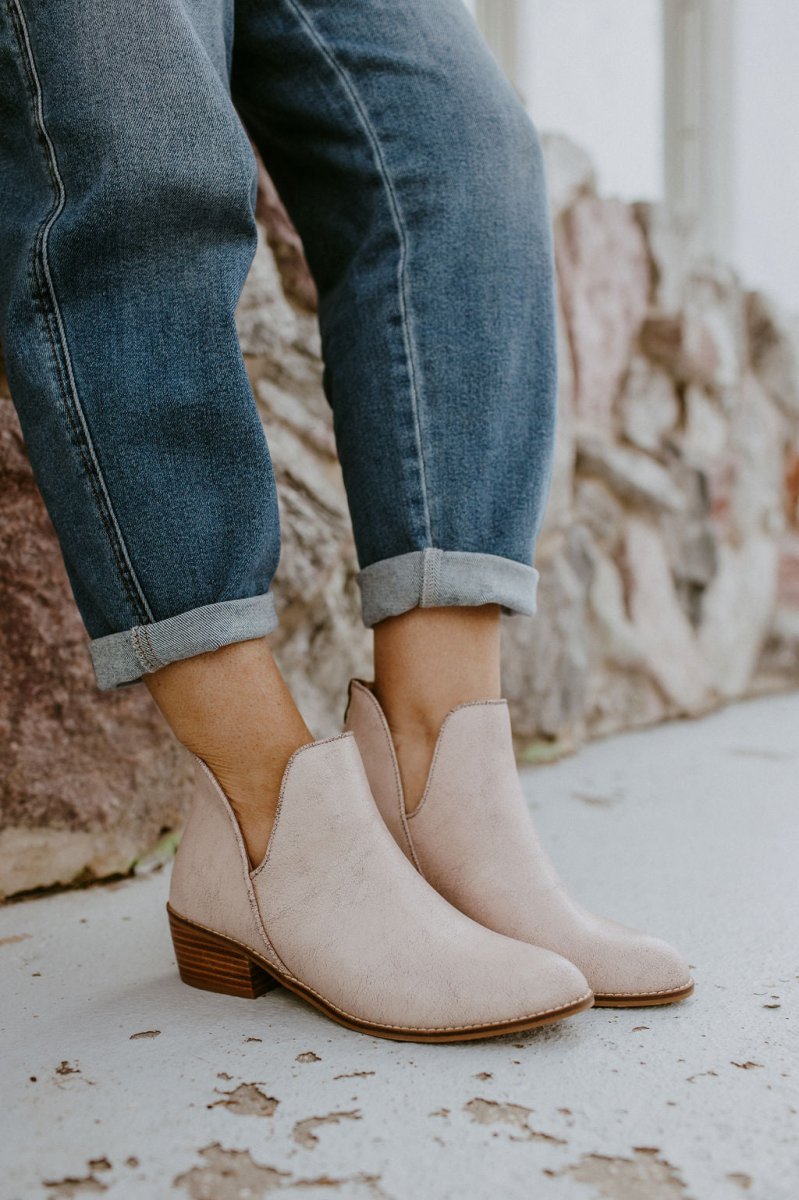 Corky's Cream Crackle Vanish Boots