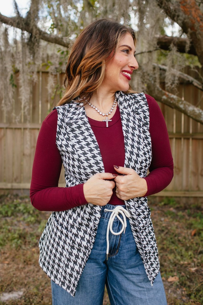Get The Job Done Vest In Houndstooth - Reg & Curvy