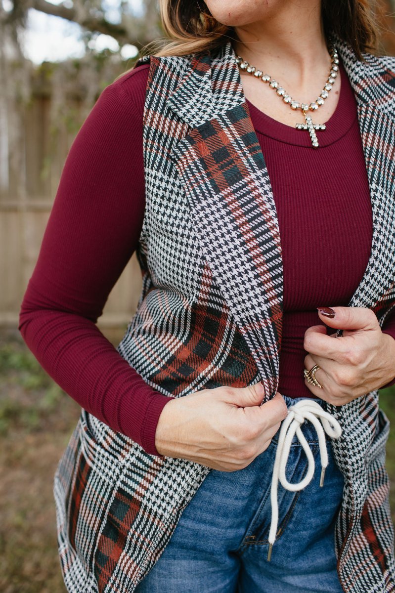 Get The Job Done Vest In Plaid - Reg & Curvy