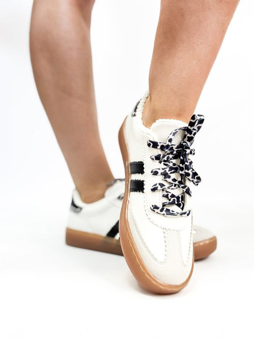 Makers Black Jessie Sneakers - Macoma Boutique301 Sneakers