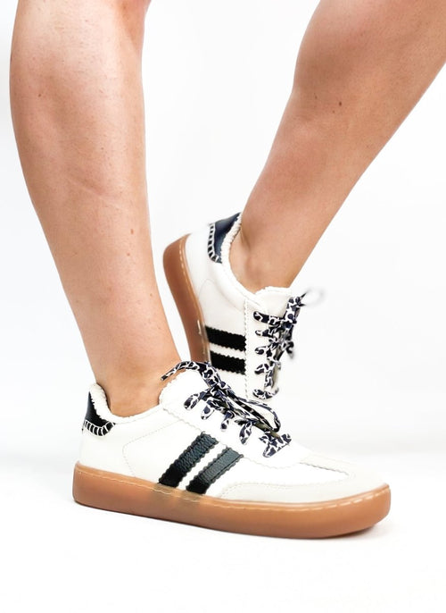 Makers Black Jessie Sneakers - Macoma Boutique301 Sneakers