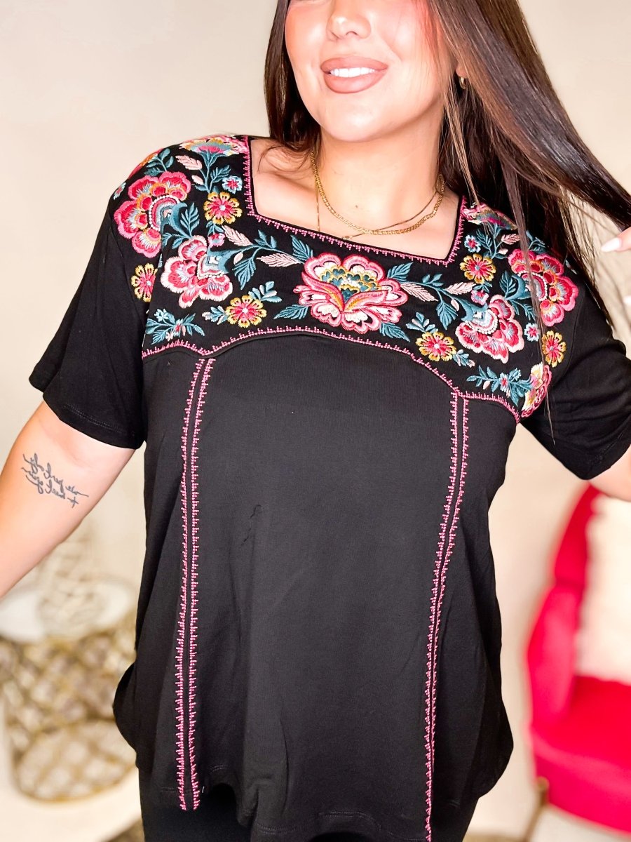 She's Pretty Top - FINAL SALE - Macoma Boutique100 Short Sleeve