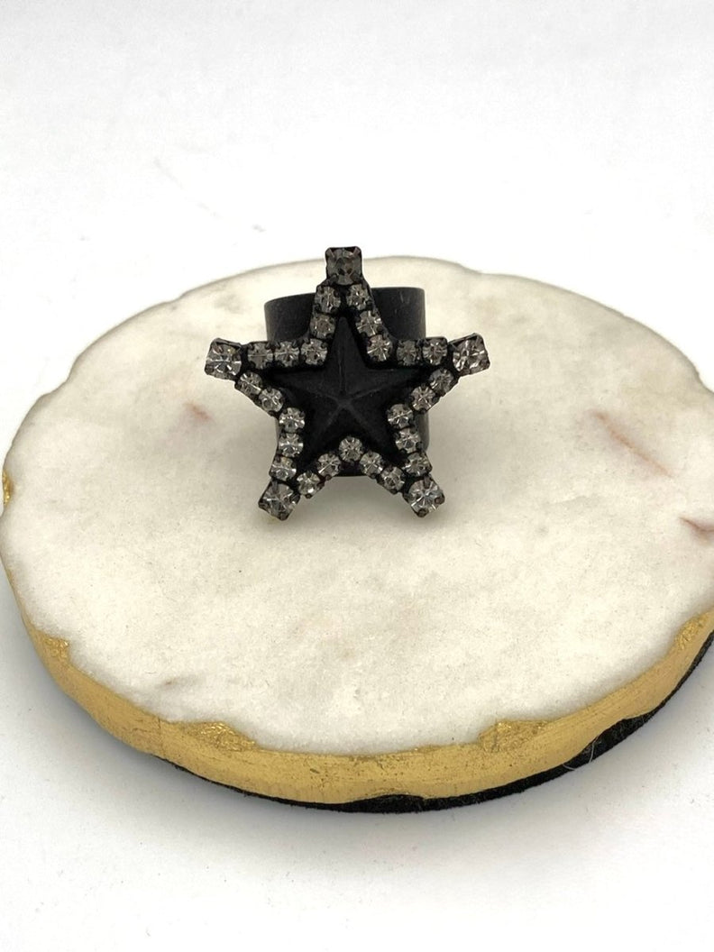 Tova Super Star Ring in Smutt