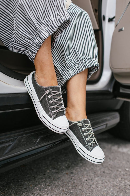 Very G Black Aman Slip On Sneakers - Macoma Boutique301 Sneakers