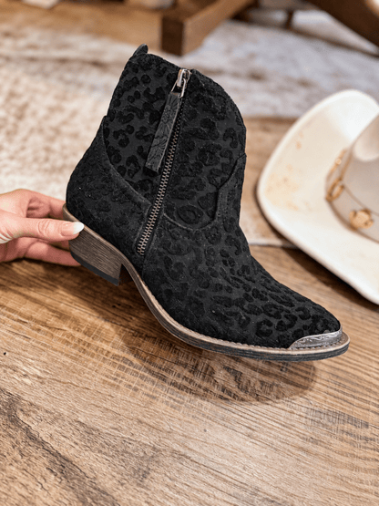 Very G Black Gina Boots - Macoma Boutique303 Mules & Boots