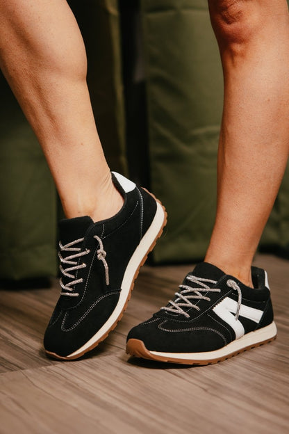Very G Black Justine Sneakers - Macoma Boutique301 Sneakers