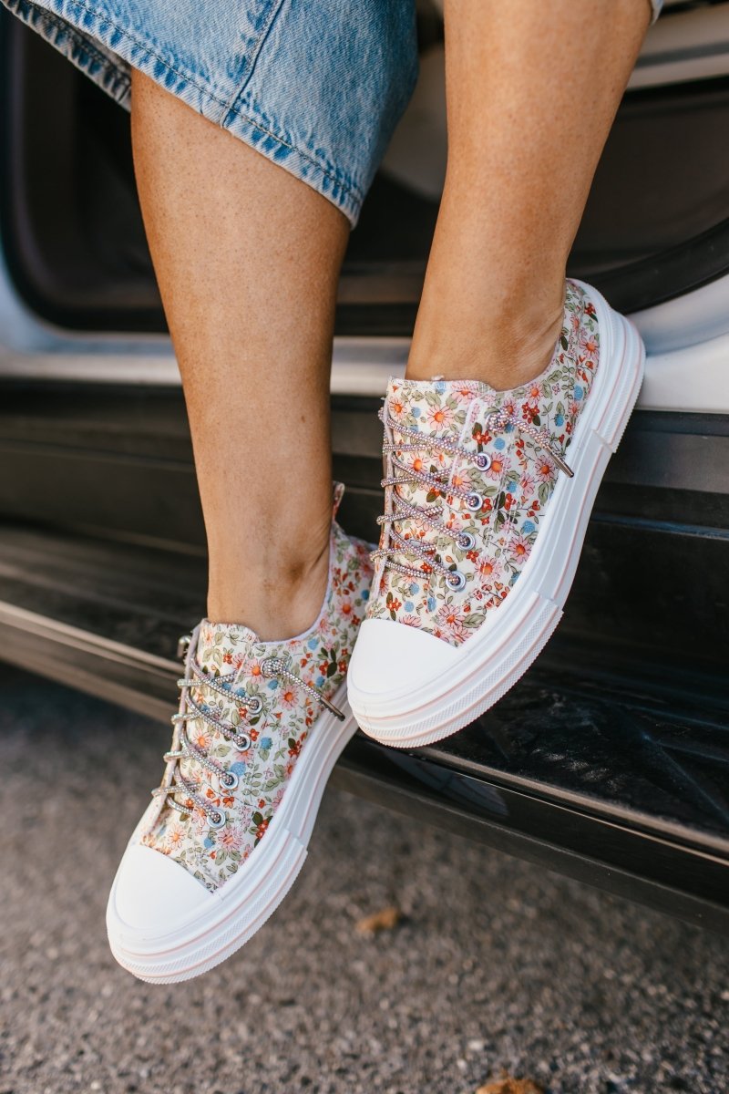 Very G White Multi Aman Floral Sneakers - Macoma Boutique301 Sneakers