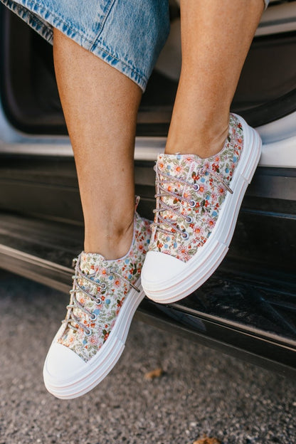 Very G White Multi Aman Floral Sneakers - Macoma Boutique301 Sneakers