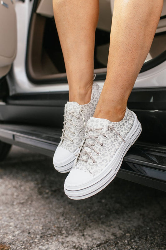 Very G White Silver Print Aman Sneakers - Macoma Boutique301 Sneakers